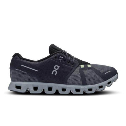 מבט מהצד של נעל הריצה On Cloud 5 Push M Rock/Black 69.97739, הכוללת גפה רשת שחורה ואפורה וסוליה מרופדת ייחודית של On Cloud.