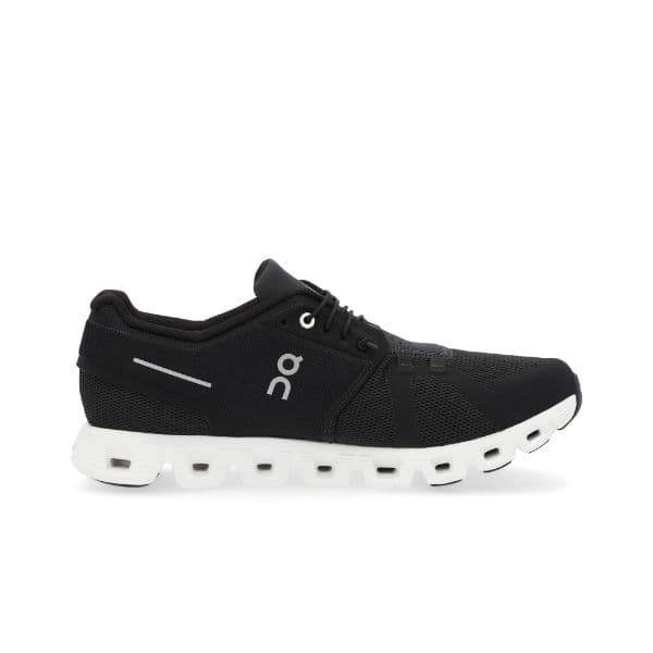 נעל ריצה An On Cloud 5 Black White 59.98919 עם סוליה לבנה.