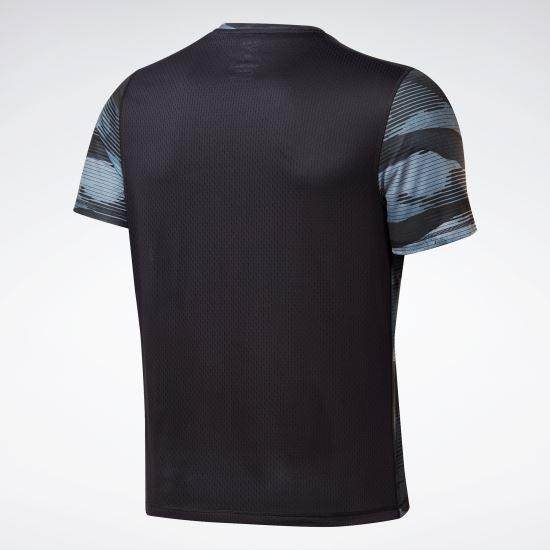 חולצ ריבוק לגברים Reebok RE SS AOP TEE FT1055 - RunOFF עכשיו במבצע ב