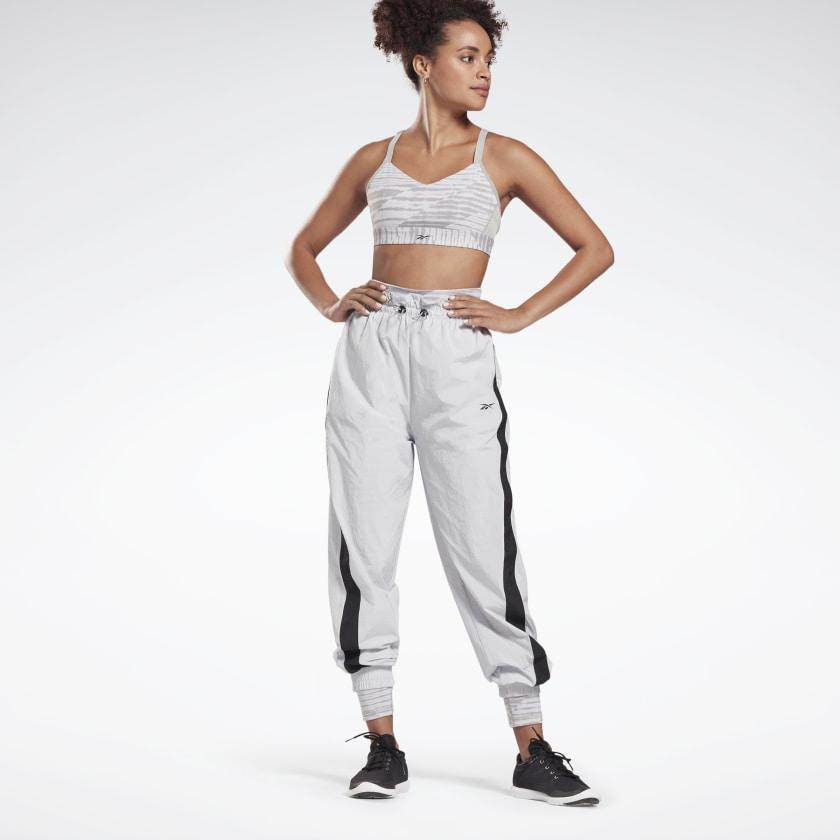 טופ ריבוק Reebok SR Hero Strappy P Bra-AOP FK5377 - RunOFF עכשיו במבצע ב